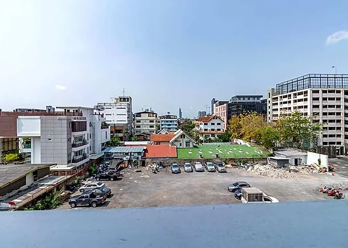 מלון Living Naraa Place